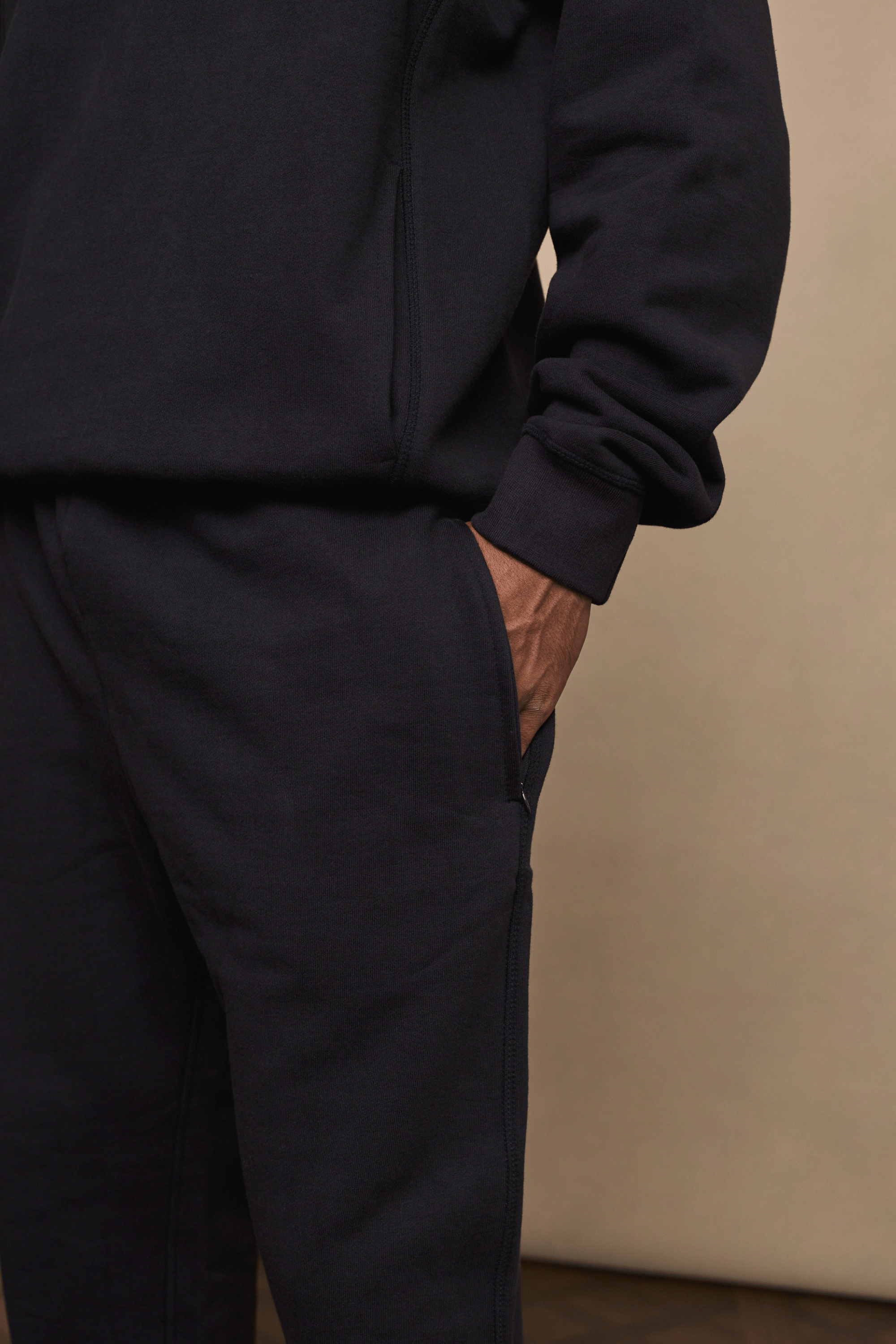 Axel Straight Leg Jogger - Black