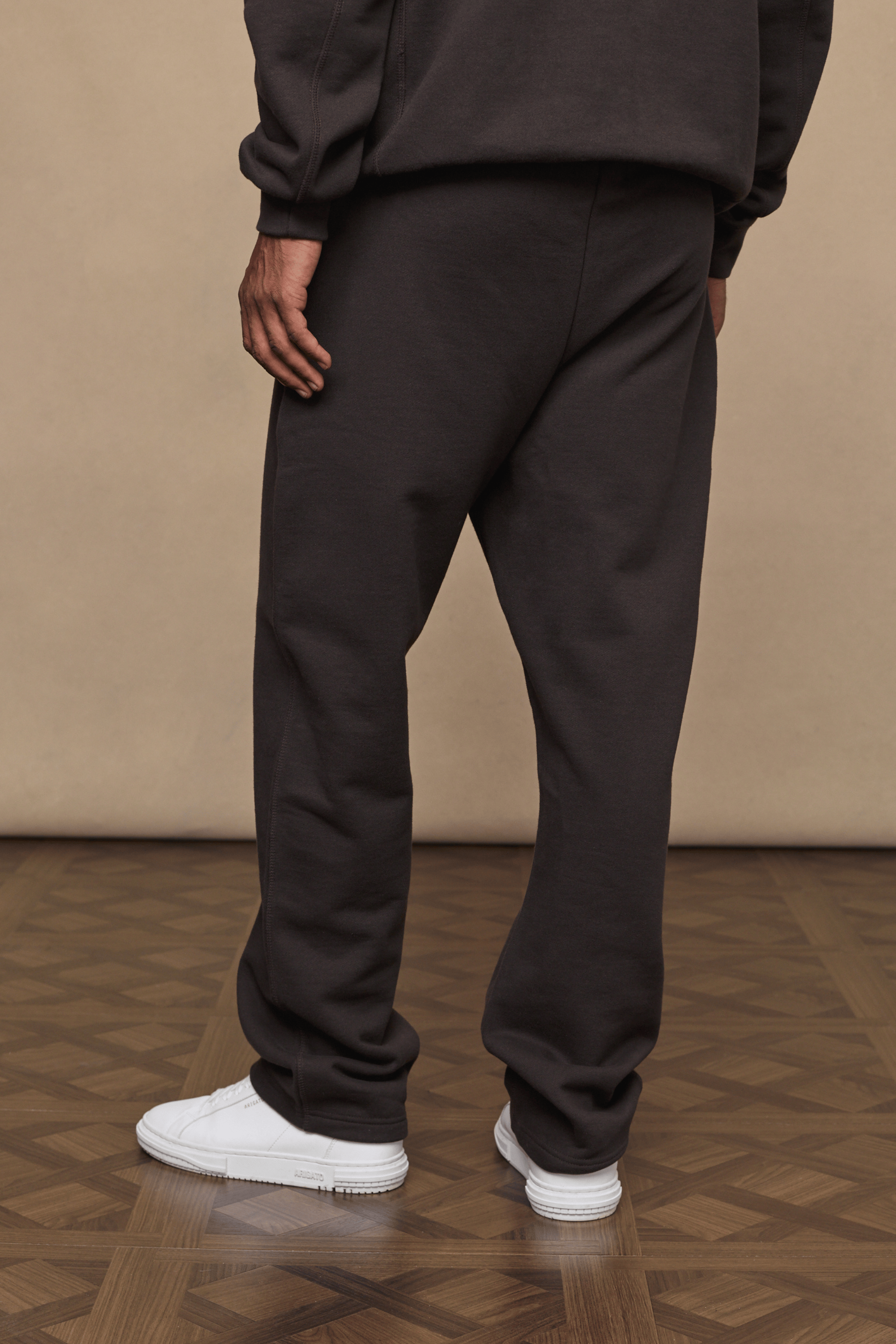 Men’s heavyweight cotton blend joggers in dark brown with straight leg fit by Raith